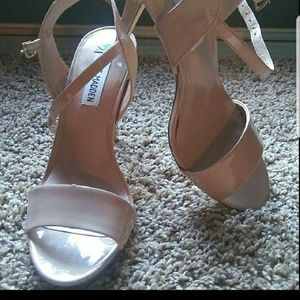 Steve Madden nude patent heels